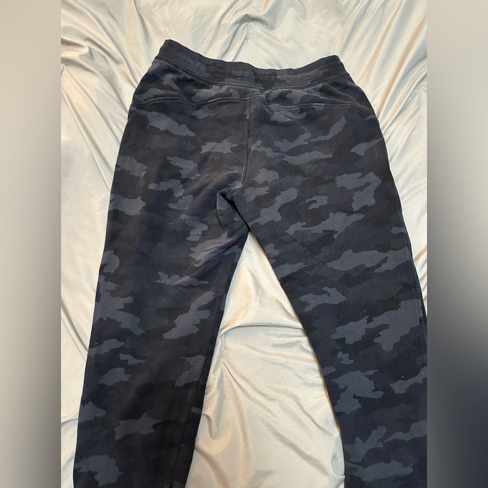 Lululemon Black Camo Scuba Jogger Pants - Picture 3 of 4